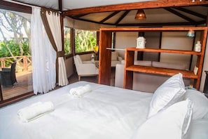 Cabana luxo, vista para o mar | Cortinas blackout, ferros/tábuas de passar roupa, Wi-Fi de cortesia