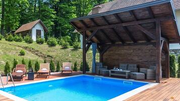 Outdoor pool, a heated pool