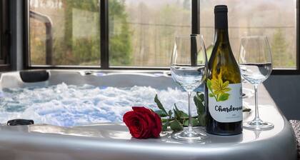 Family-friendly 3-bedroom house with pool and spa in Novo Zvečevo