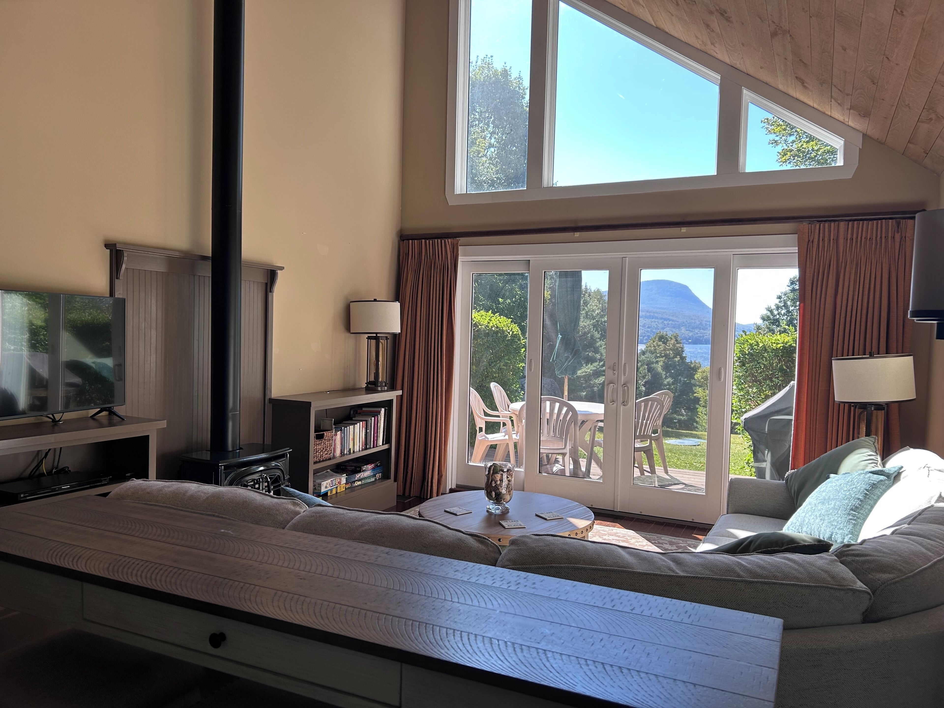Beautiful view through sliding doors in the livingroom