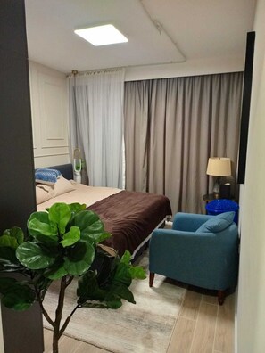 2 bedrooms, iron/ironing board, Internet, bed sheets