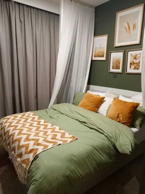 2 habitaciones, tabla de planchar con plancha, internet y ropa de cama 