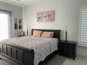 3 bedrooms, desk, iron/ironing board, free WiFi