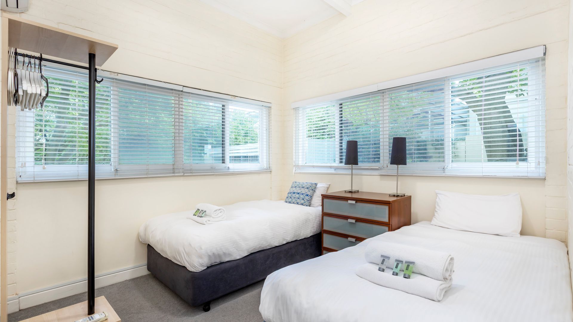 2 bedrooms, iron/ironing board, free WiFi