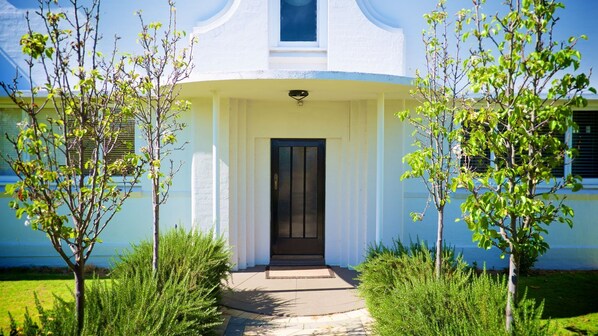 Exterior detail - Bel Air Apartment Cottesloe (Cottesloe)