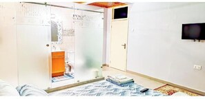 1 bedroom, internet, bed sheets
