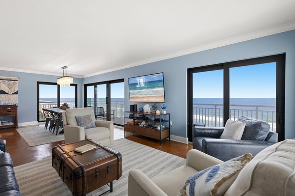 Living area - Shorehom by the Sea 75 (New Smyrna Beach)