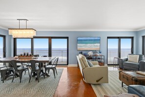 Appart'hôtel, plusieurs lits (Shorehom by the Sea 75) | Coin séjour