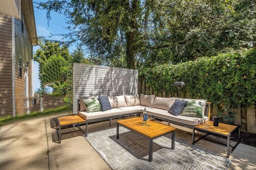 Lakefront 3BD - Ping Pong, Movie Nights - Near FSU