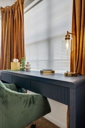 Interior - Lakefront 3BD - Ping Pong, Movie Nights - Near FSU (Tallahassee)