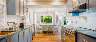 Luxury Farmhouse with Tennis/ Basketball court,  Home Theater,  Outdoor Hottub.