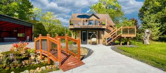 Luxury Farmhouse with Tennis/ Basketball court,  Home Theater,  Outdoor Hottub.