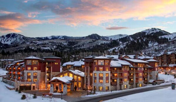 Exterior - 3-Bedroom Condo @ HGVC Sunrise Lodge, Park City, UT. Christmas Week. (Park City)