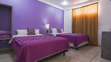 1 dormitorio, tabla de planchar con plancha, Internet y ropa de cama