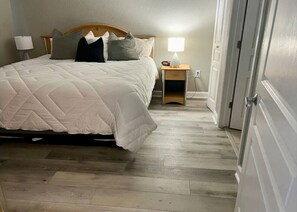 1 bedroom, desk, WiFi, bed sheets