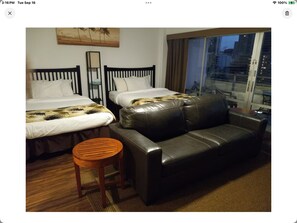 1 chambre, coffres-forts dans les chambres, bureau