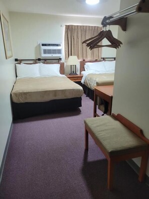 Blackout drapes, free WiFi - Lake Stop Resort (Buffalo)
