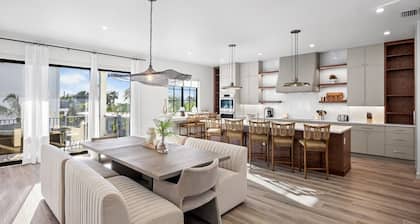 Lazy River! Mini Golf! Sleeps 16 Anna Maria Island - Nautical Situation