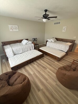 4 chambres, bureau, fer et planche à repasser, Wi-Fi