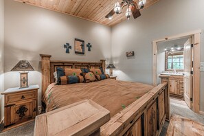 Cabin, Multiple Beds, Hot Tub, Mountain View (Heavenly Pines) | 3 bedrooms, bed sheets
