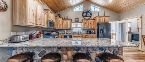 Cabin, Multiple Beds, Hot Tub, Mountain View (Heavenly Pines) | Private kitchen | Fridge, microwave, oven, stovetop