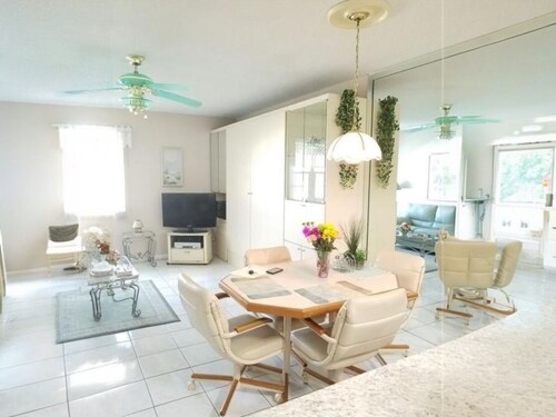 In New Beautiful " Pompano Beach " central quiet location