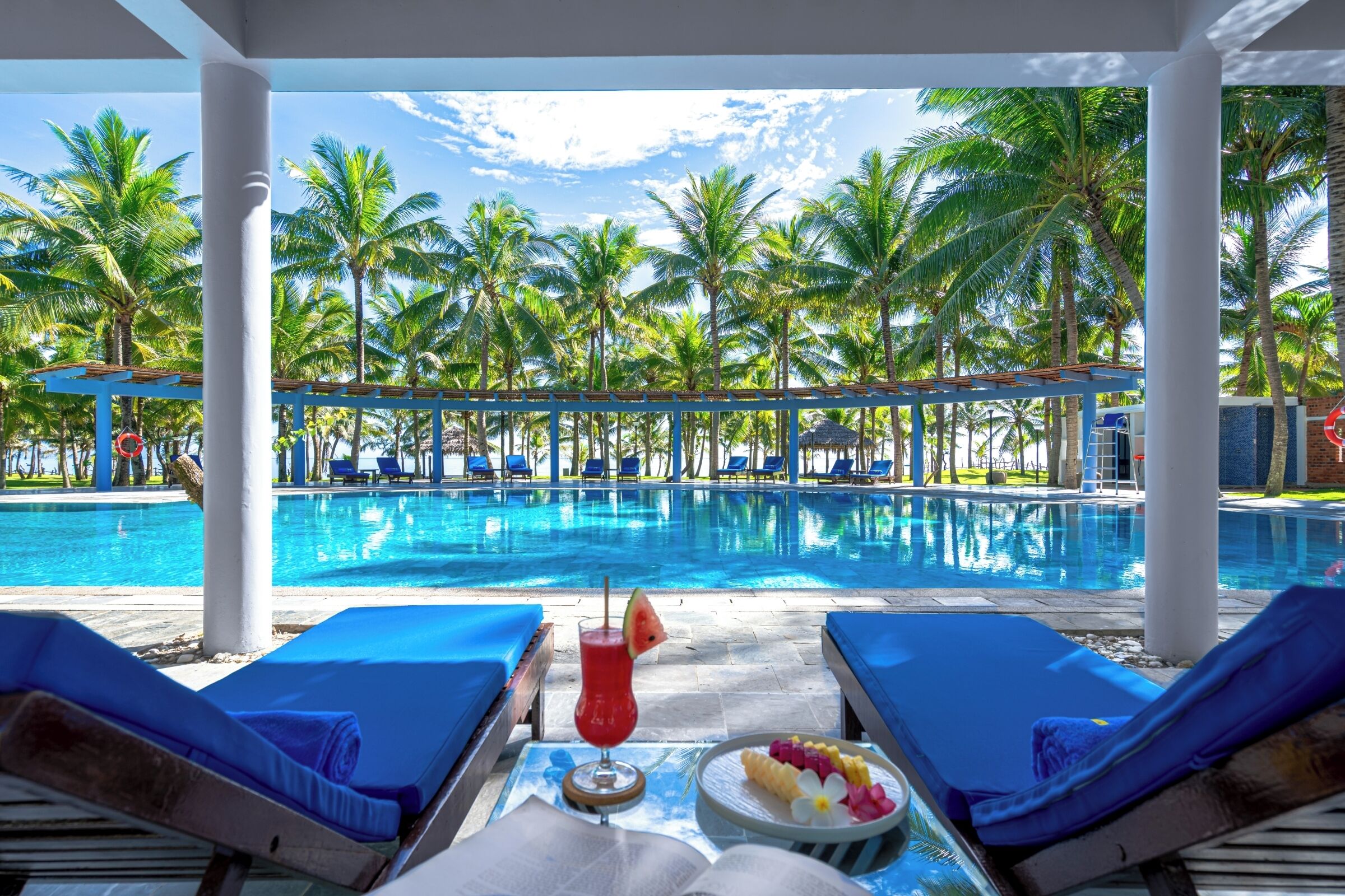 Hồ bơi ngoài trời 