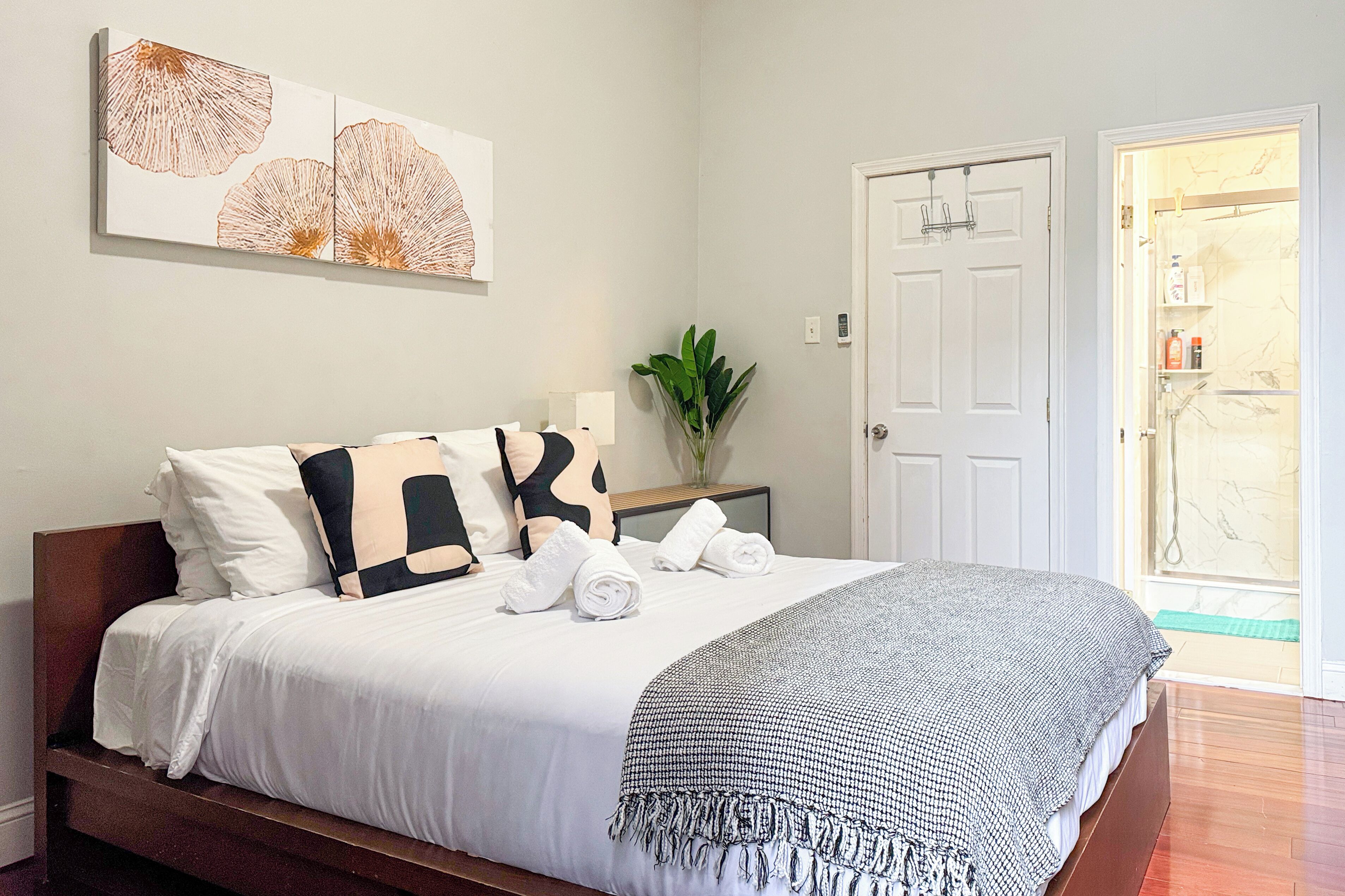 1 bedroom, internet, bed sheets