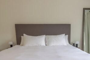 2 Schlafzimmer, Schreibtisch, Bügeleisen/Bügelbrett, kostenloses WLAN