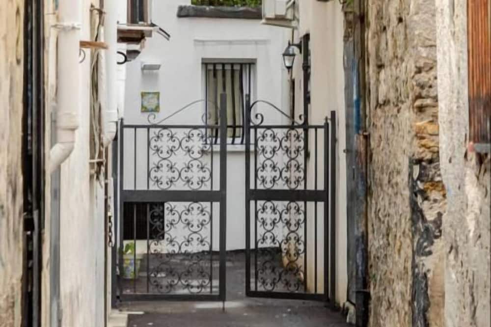 Sicily Bed' House
