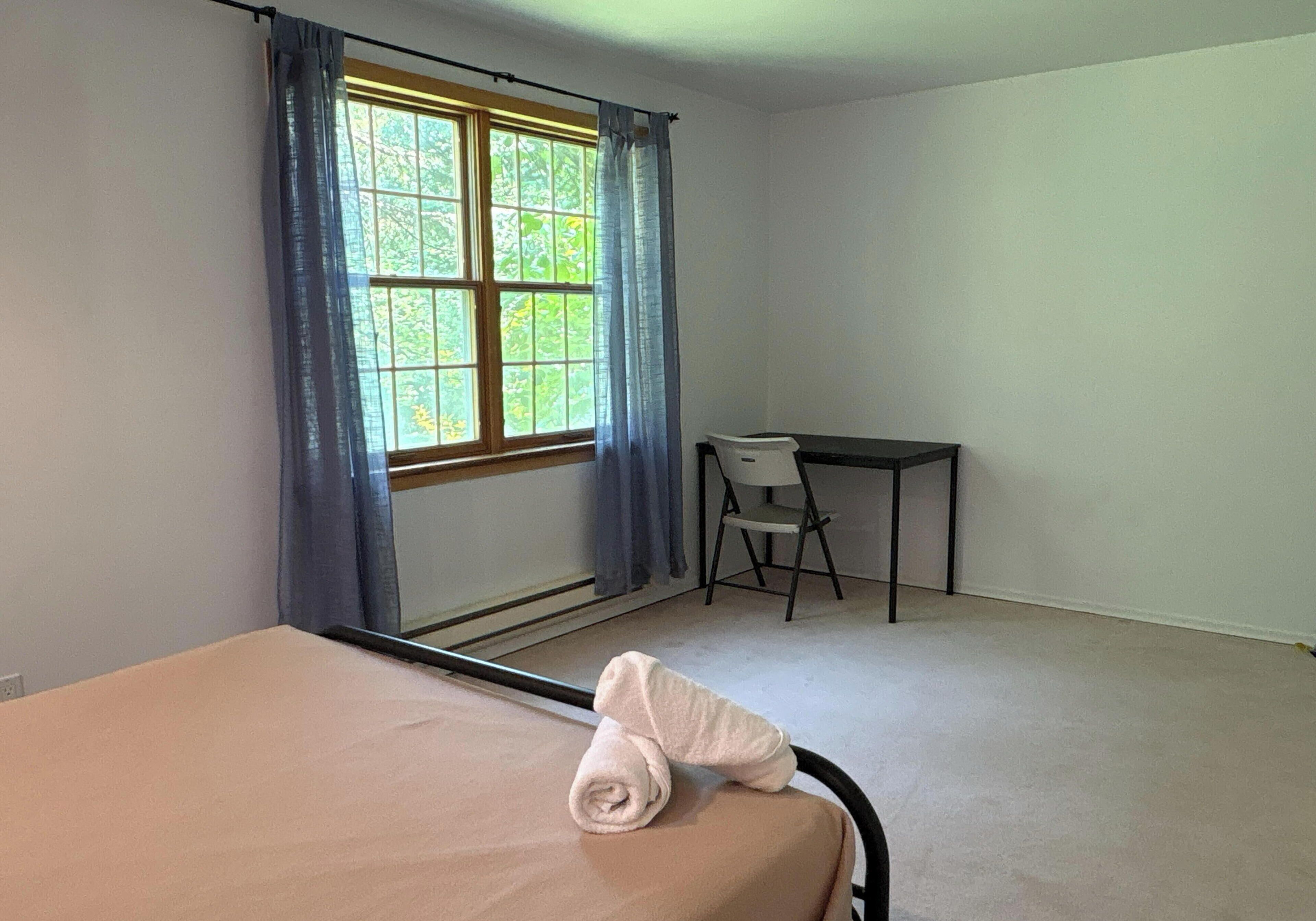 4 bedrooms, WiFi, bed sheets