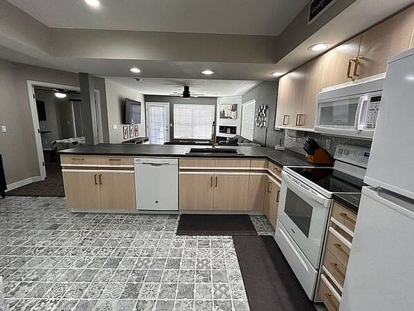 Microwave, oven, stovetop, dishwasher