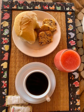 Café da manhã continental grátis todos os dias