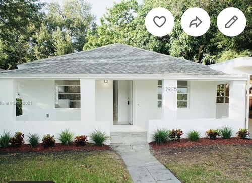 Gorgeous house with AC in vibrant Opa-locka