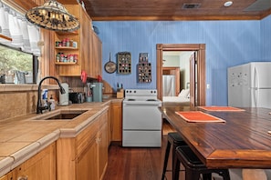 Microwave, oven, stovetop, coffee/tea maker