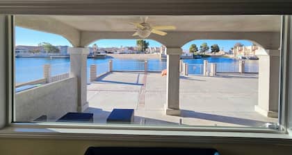 Beautiful LAKEFRONT home in Mojave Desert within Silver Lakes Country Club