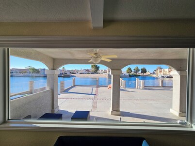 Beautiful LAKEFRONT home in Mojave Desert within Silver Lakes Country Club