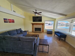 Fernseher, Kamin, Arbeitsbereiche, Computerbildschirme