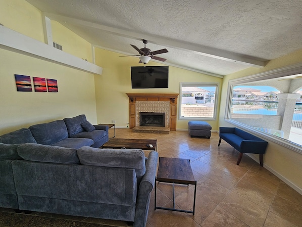 TV, fireplace, offices, computer monitors