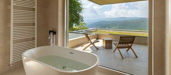 Villa Lush Life with Pool