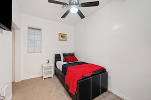 3 bedrooms, iron/ironing board, WiFi, bed sheets
