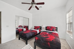 3 bedrooms, iron/ironing board, WiFi, bed sheets