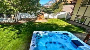 Bañera de hidromasaje exterior