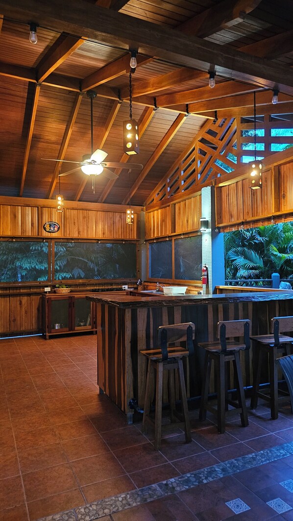 Bar (in der Unterkunft)