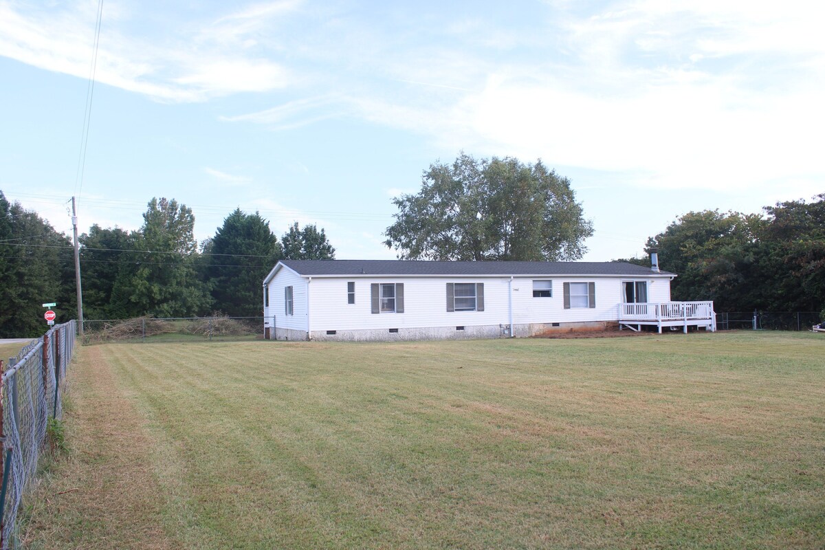 Photo 4 of Relaxing Country Getaway – Pet Friendly, Close to Greenville & Spartanburg