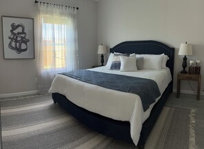 2 bedrooms, iron/ironing board, internet, bed sheets - Fully Equipped:2BR/2BA,Office,Laundry,Full kitchen,Near, SPI,Space X and more. (Brownsville)