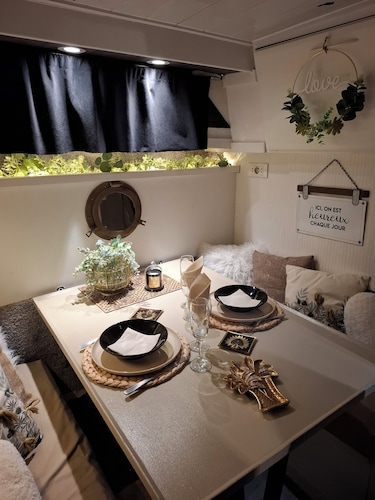 Le Carpe Diem Year-round heated boat Close to beach and shops