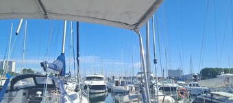 Le Carpe Diem Year-round heated boat Close to beach and shops