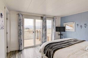 3 slaapkamers, een strijkplank/strijkijzer, gratis wifi, beddengoed