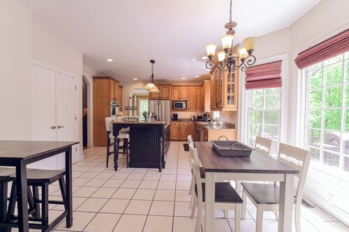 Charming 7-bedroom house near Reisterstown